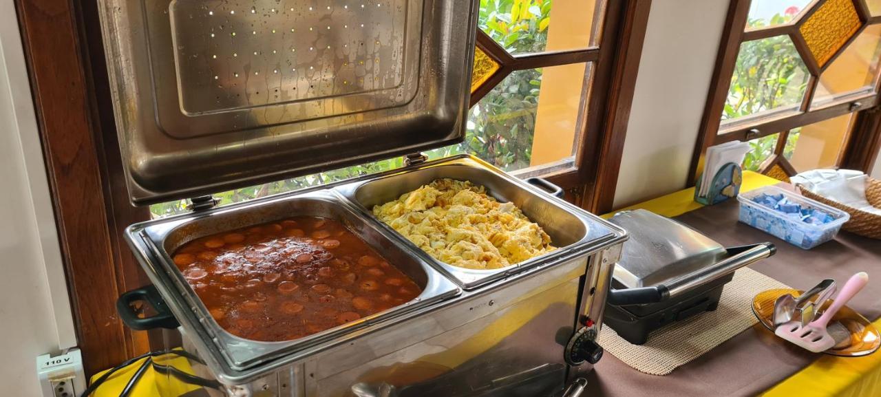 Pousada Casa Amarela Hotel Ilhabela Eksteriør billede